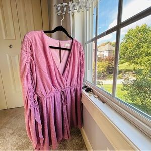 Altar’d State - SIZE L - Mauve Dark - Flouncy Romper